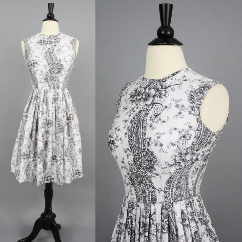 VINTAGE Black & White Floral Dress